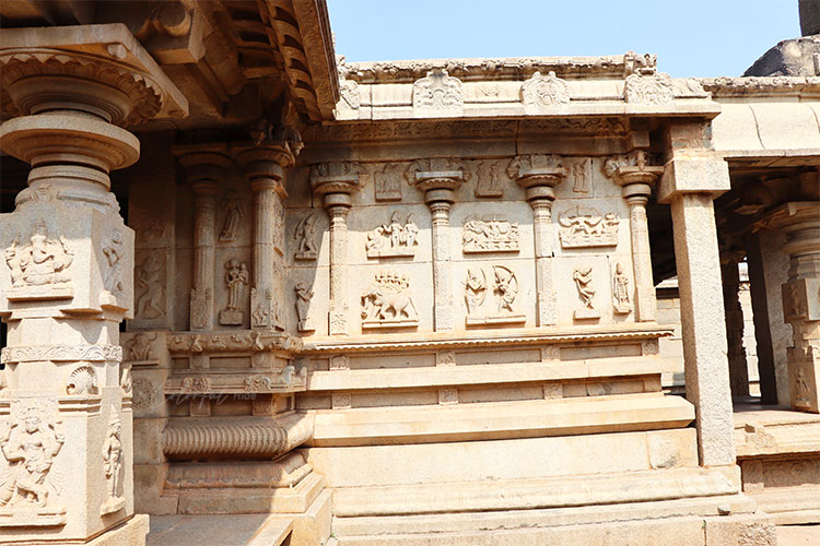 Zenana Enclosure in Hampi, Elephant’s Stable, Hazararama Temple, Mahanavami Dibba, Underground Chamber, Stepped Tank, Queen’s Bath, Places to visit in Hampi