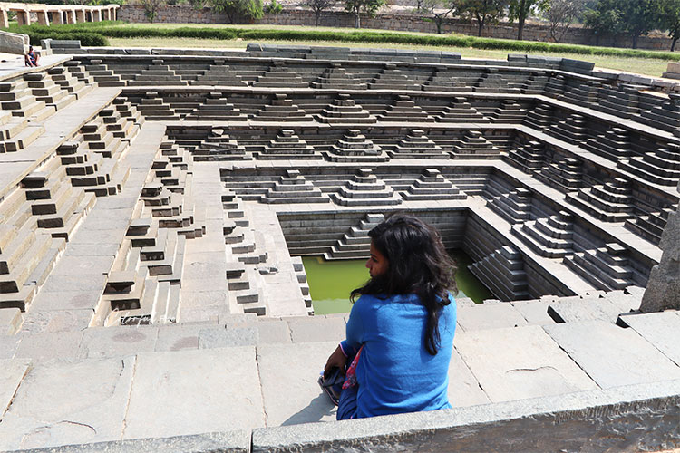 Zenana Enclosure in Hampi, Elephant’s Stable, Hazararama Temple, Mahanavami Dibba, Underground Chamber, Stepped Tank, Queen’s Bath, Places to visit in Hampi